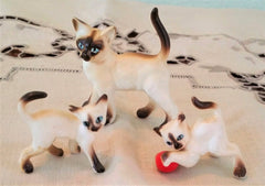 HTF! VINTAGE BONE CHINA MINIATURE SIAMESE CATS, Set of 3 Figurines, MIJ
